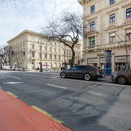 Evergreen Downtown Budapest