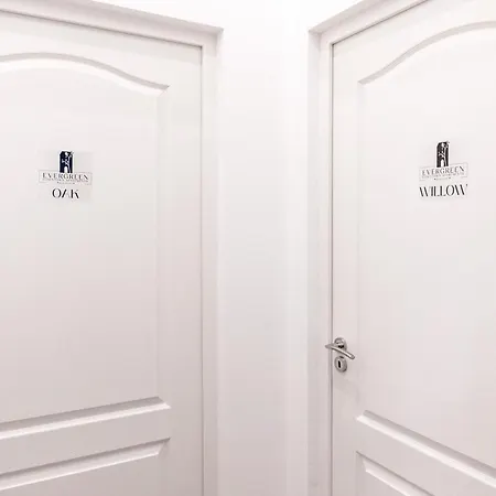 Evergreen Downtown Apartman